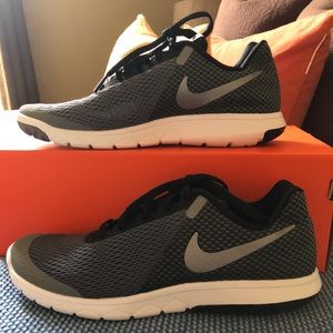 Nike Flex size 8